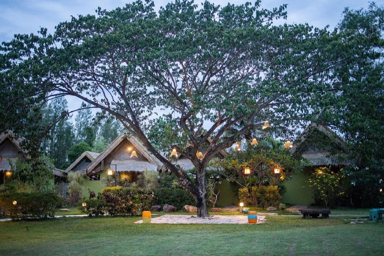 Asita Eco Resort Amphawa Exterior photo